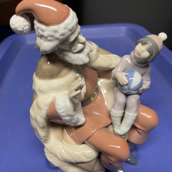 LLADRO A CHRISTMAS WISH 
ITEM #01005711….. excellent condition, no chips, no box - Picture 8 of 11